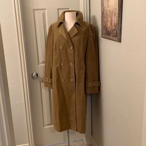 Gap women’s trench coat tan corduroy. XL (16-18). NWOT no belt.